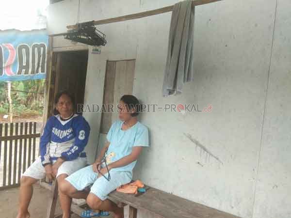 RESAHKAN WARGA : Warga Nanga Bulik dan Kujan diresahkan sering terjadinya kehilangan pakaian mereka dari tempat jemuran.(RIA MEKAR/RADAR PANGKALAN BUN)