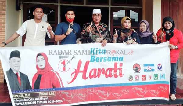 TERUS MENGALIR: Dukungan terhadap pasangan calon Halikinnor-Irawati terus mengalir, salah satunya dari tokoh Samuda, H Anang Sulaiman.(IST/RADAR SAMPIT)