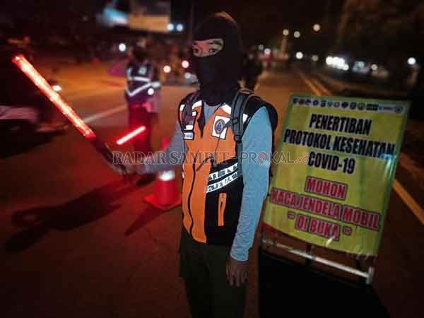 PENERTIBAN : Petugas Satgas Penanganan Covid-19 Kota masih gencar menggelar razia penerapan protokol kesehatan dan sudah menetapkan 8.435 pelanggaran dalam kurun waktu lebih dari empat bulan terakhir.(istimewa)