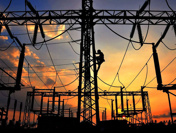 AMANKAN PASOKAN LISTRIK: PT PLN (Persero) Unit Induk Wilayah Kalselteng memastikan pasokan listrik dalam kondisi aman saat Lebaran.(IST/RADAR SAMPIT)