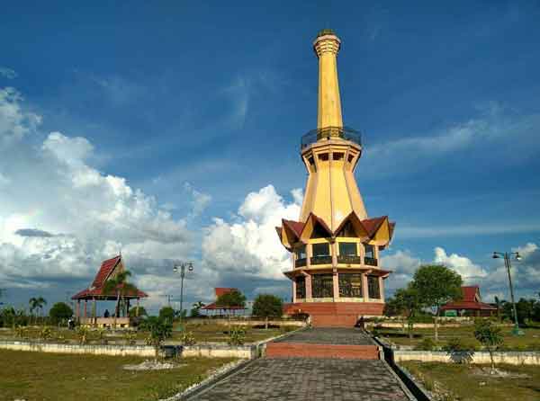 KOTOR: Kawasan Bundaran Pangkalan Lima, Kecamatan Arut Selatan, Kabupaten Kotawaringin Barat belum lama ini.(ISTIMEWA /RADAR PANGKALAN BUN)