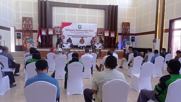 PERTEMUAN: Bupati Kotim Halikinnor beserta jajaran menggelar pertemuan bersama pelaku usaha di Rumah Jabatan Bupati Kotim, belum lama ini.