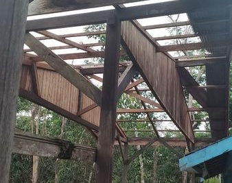 Tempat Pemakaman Umum (TPU) Kristen Desa Luwuk Bunter, Kecamatan Cempaga, jadi sasaran. Atap pemakaman milik warga berupa seng, habis digasak maling