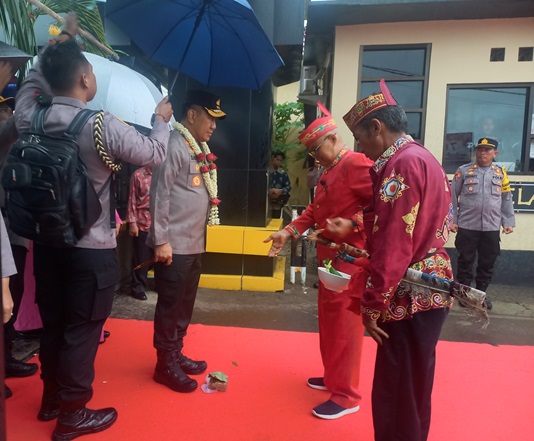 KUNJUNGAN: Kepala Kepolisian Daerah (Kapolda) Kalimantan Tengah (Kalteng) Irjen Pol. Djoko Poerwanto menyambangi  Polres Seruyan, Kamis (30/11/2023).