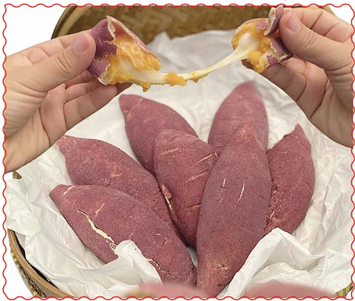 Dalamnya lembut dan lumer, cocok disantap saat masih hangat.