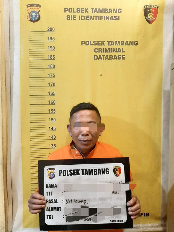 Jajaran Polsek Tambang membekuk pelaku KDRT, DA (58) di Desa Rimbo Panjang Kecamatan Tambang, Kabupaten Kampar.