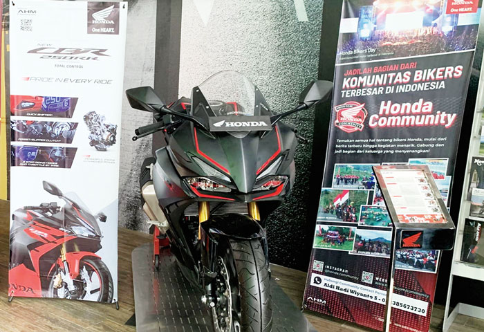 Main Dealer Honda, PT Capella Dinamik Nusantara (CDN) Honda mema&shy;merkan Honda CBR150R, baru-baru ini.