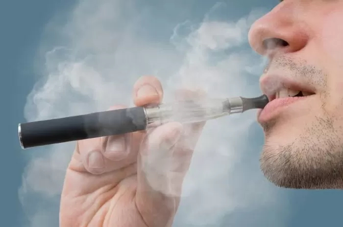 Rokok elektrik sebagai alternatif nikotin dari tembakau.