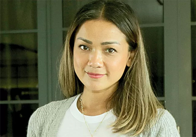 Nirina Zubir nilan ketiga capres-cawapres 2024 tidak ada yang berkomitmen berantas mafia tanah.