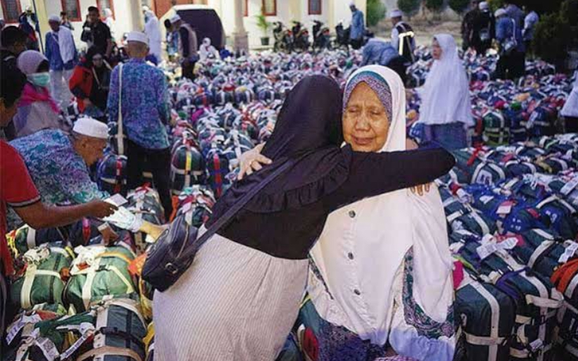 Jamaah haji asal Riau saat tiba ke Pekanbaru setelah usai melaksanakan ibadah haji di Makkah.
