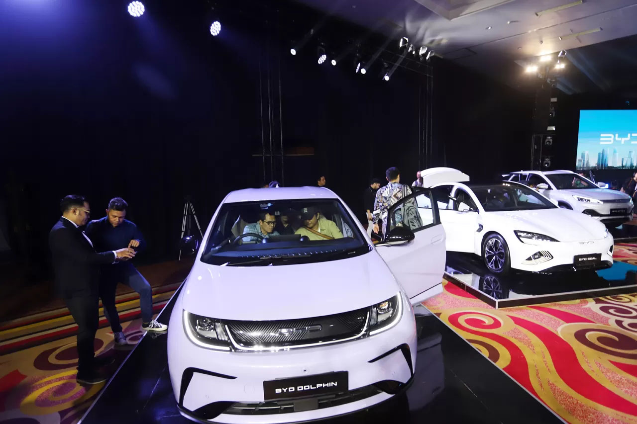 BYD luncurkan tiga mobil listrik sekaligus yaitu BYD SEAL, BYD Atto 3, dan BYD Dolphin di Jakarta, Kamis (18/1/2024).