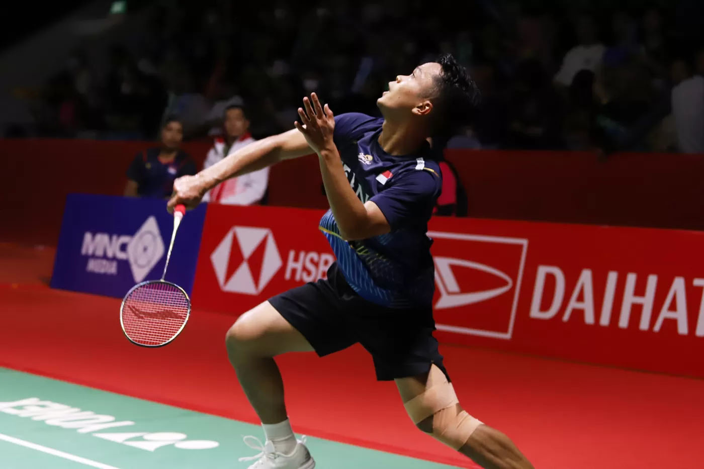 Anthony Sinisuka Ginting maju ke babak 16 besar Indonesia Masters 2024. Ginting mengalahkan dua set langsung Kantaphon Wangcharoen asal Thailand 21-13, 21-15.