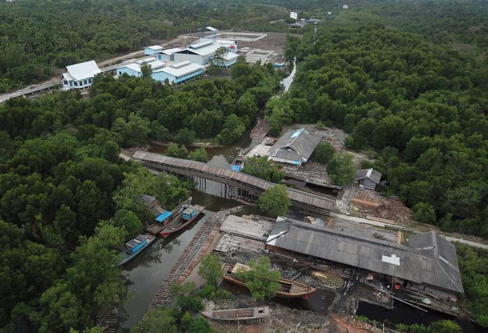 entra Industri Kecil dan Menengah (IKM) Sagu Desa Sungai Tohor, Kecamatan Tebingtinggi Timur yang menjadi kebanggaan warga Kepulauan Meranti yang berdampingan dengan kilang warga setempat.