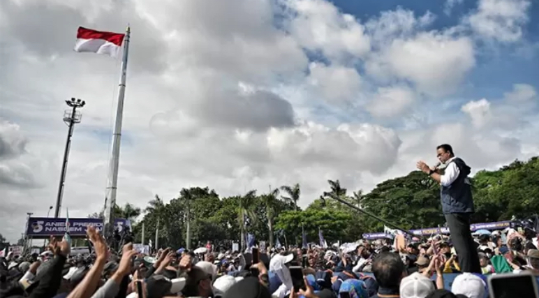 Kampanye akbar calon presiden nomor urut 1 Anies Baswedan lebih meriah dari sebelumnya. Pasalnya, kampanye ini akhirnya turut diikuti mantan Wakil Presiden RI Jusuf Kalla (JK) hingga Surya Paloh.