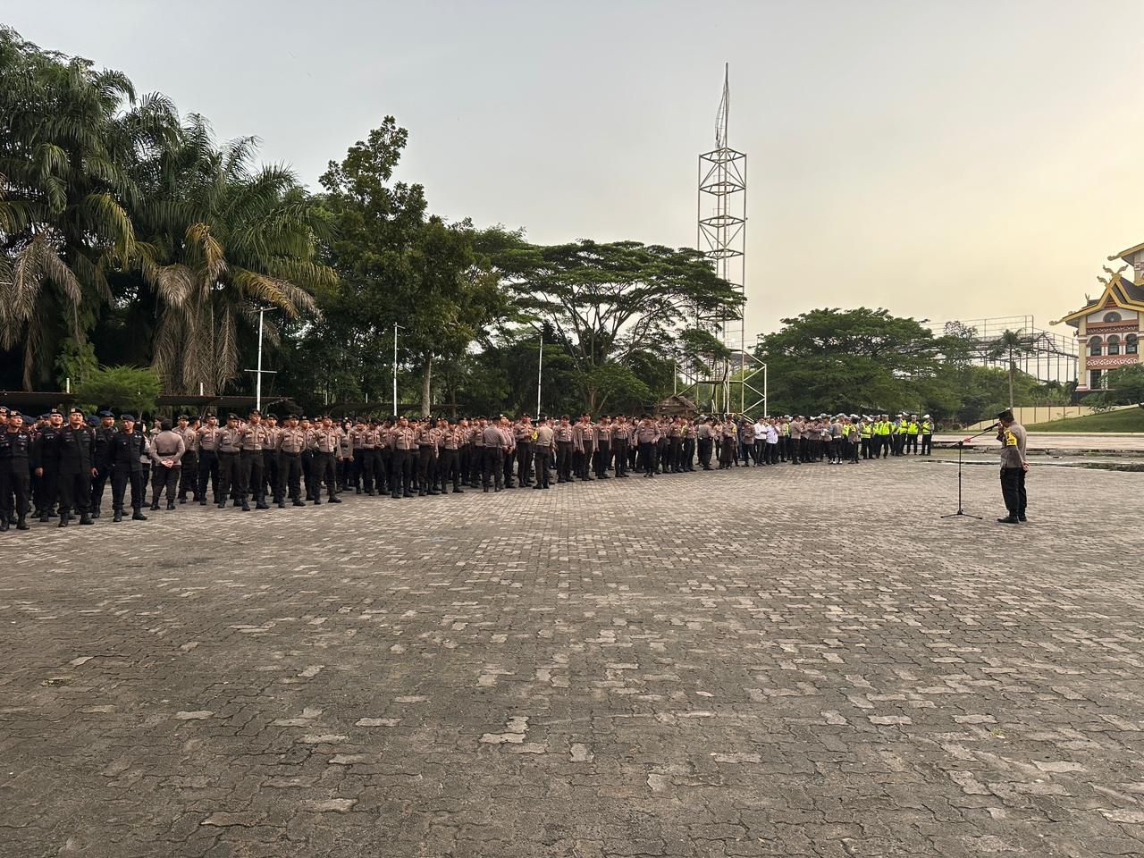 Apel Persiapan Pengamanan Kunjungan Cawapers 03 Mafhud MD di Kota Pekanbaru, Senin (29/1/2024).