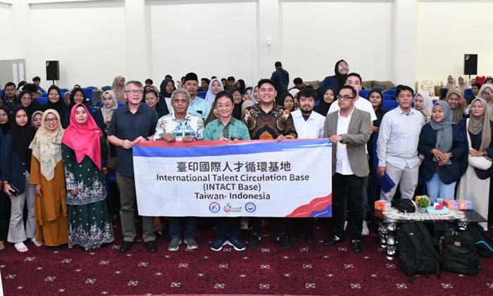 Polbeng dan perwakilan Universitas Taiwan melakukan sosialisasi dan indformasi beasiswa luar negeri di aulia Polbeng, awal pekan ini.