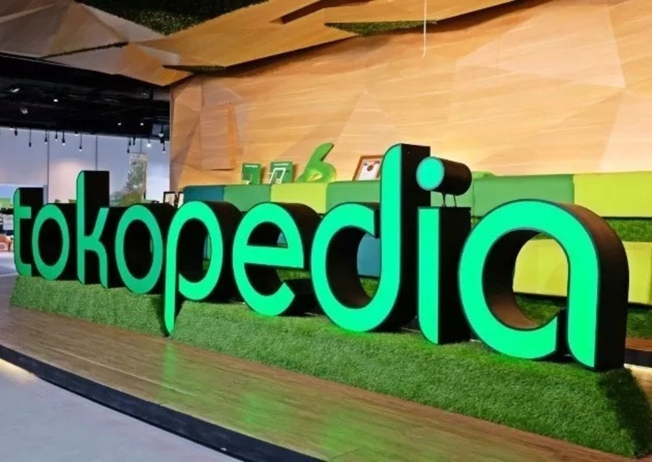 Petinggi TikTok Shop Indonesia, Vonny Ernita Susamto secara resmi diangkat menjadi Direktur Utama Tokopedia usai TikTok sah mengakuisisi saham PT GoTo Gojek Tokopeda Tbk (GOTO).