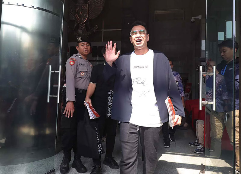 Raffi Ahmad dapat pembelaan dari netizen terkait harta dan kekayaan yang dimiliknya.