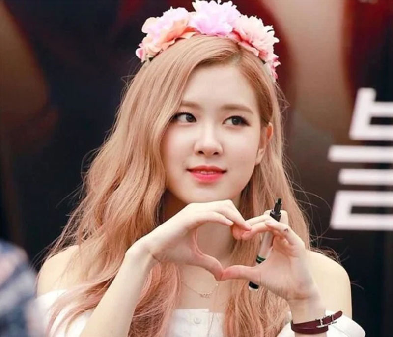 Rose Blackpink mengirimkan truk kopi ke lokasi syuting film adaptasi Omniscient Reader&rsquo;s Viewpoint.