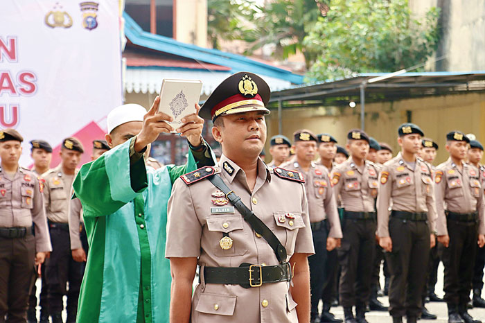Kompol Alvin Agung Wibawa diambil sumpah sebagai Kasat Lantas Polresta Pekanbaru, Jumat (2/2/2024).