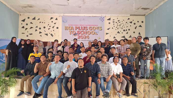 Kalangan alumni IKA SMA Plus Pekanbaru foto bersama usai IGTS 2024, Sabtu (3/2/2024).