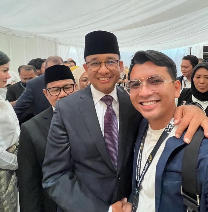 Capres Anies Baswedan bersama TikToker Reza Surya usai debat Capres kemarin.