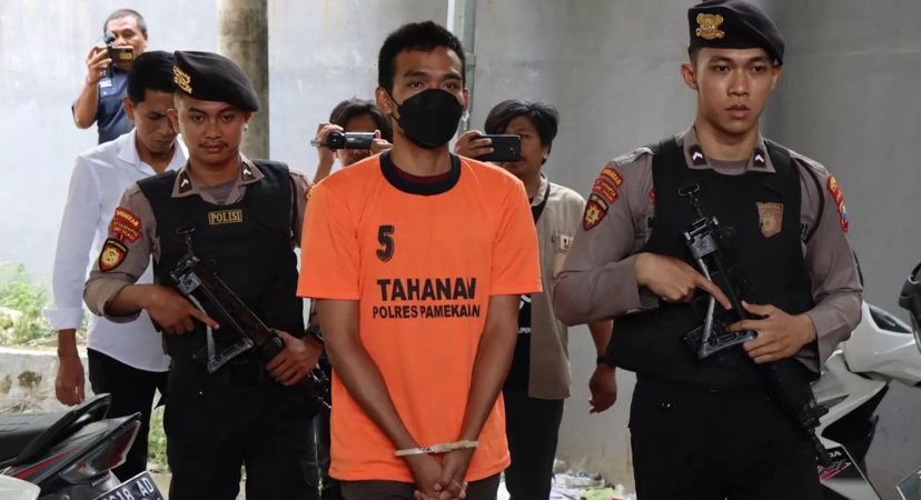 Konferensi pers kasus penyebaran video pornografi oleh youtuber Kacong Arye.