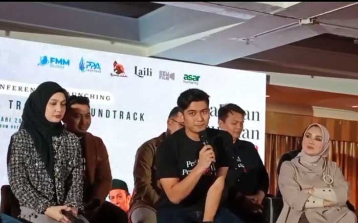Teuku Ryan dalam jumpa pers film Perjalanan Pembuktian Cinta.(Abdul Rahman/Jawapos.com)