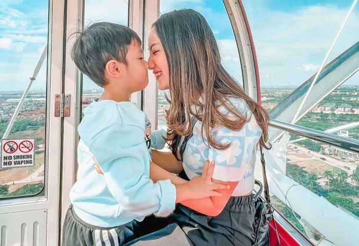 Tamara Tyasmara bersama putra semata wayangnya, Dante./ Instagram: tamaratyasmara