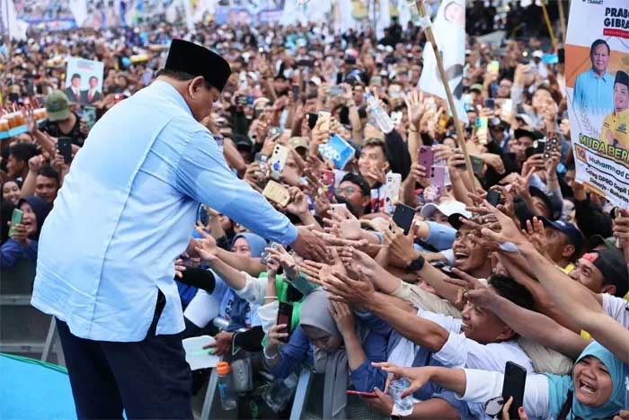 Calon presiden nomor urut 2 Prabowo Subianto meminta maaf lantaran sejumlah pendukungnya jatuh pingsan saat mengikuti kampanye akbar di GBK, Sabtu (10/2). (DOK. TKN PRABOWO-GIBRAN)