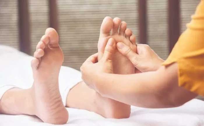 Pijat Kaki untuk kesehatan tubuh (https://pin.it/1gvmIVrvn)