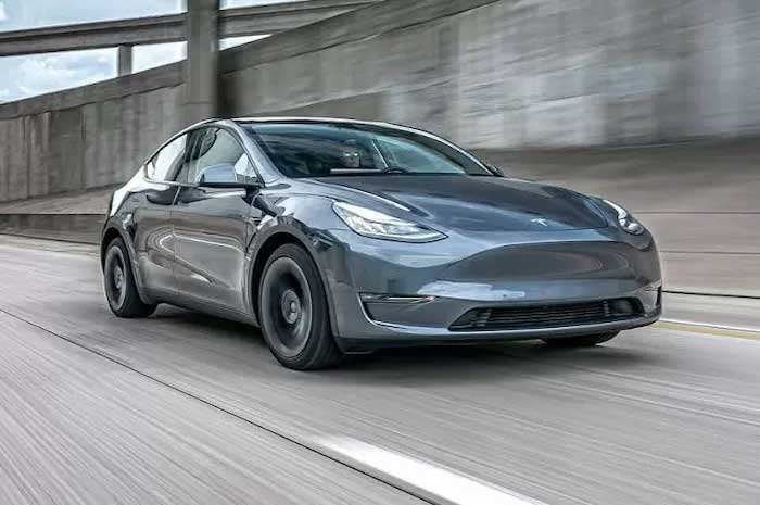 Ilustrasi: Tesla Model Y. (Car and Driver).//