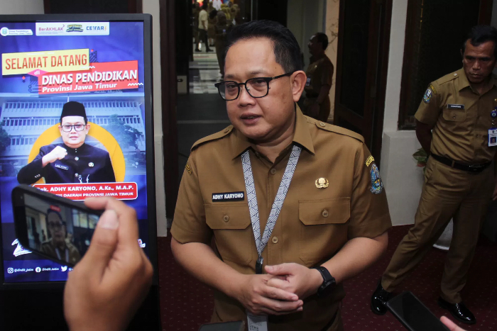 Sekdaprov Jatim Adhy Karyono ditunjuk Presiden Joko Widodo sebagai Pj Gubernur Jatim, Selasa (13/2/2024).