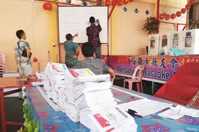 Suasana penghitungan suara di sebuah TPS di Kabupaten Meranti dalam Pemilu 2024, beberapa waktu lalu.