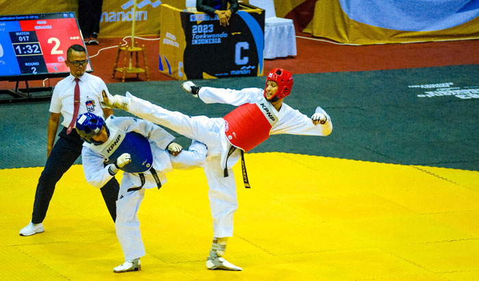 Atlet taekwondo Riau saat bertanding, baru-baru&nbsp;ini.