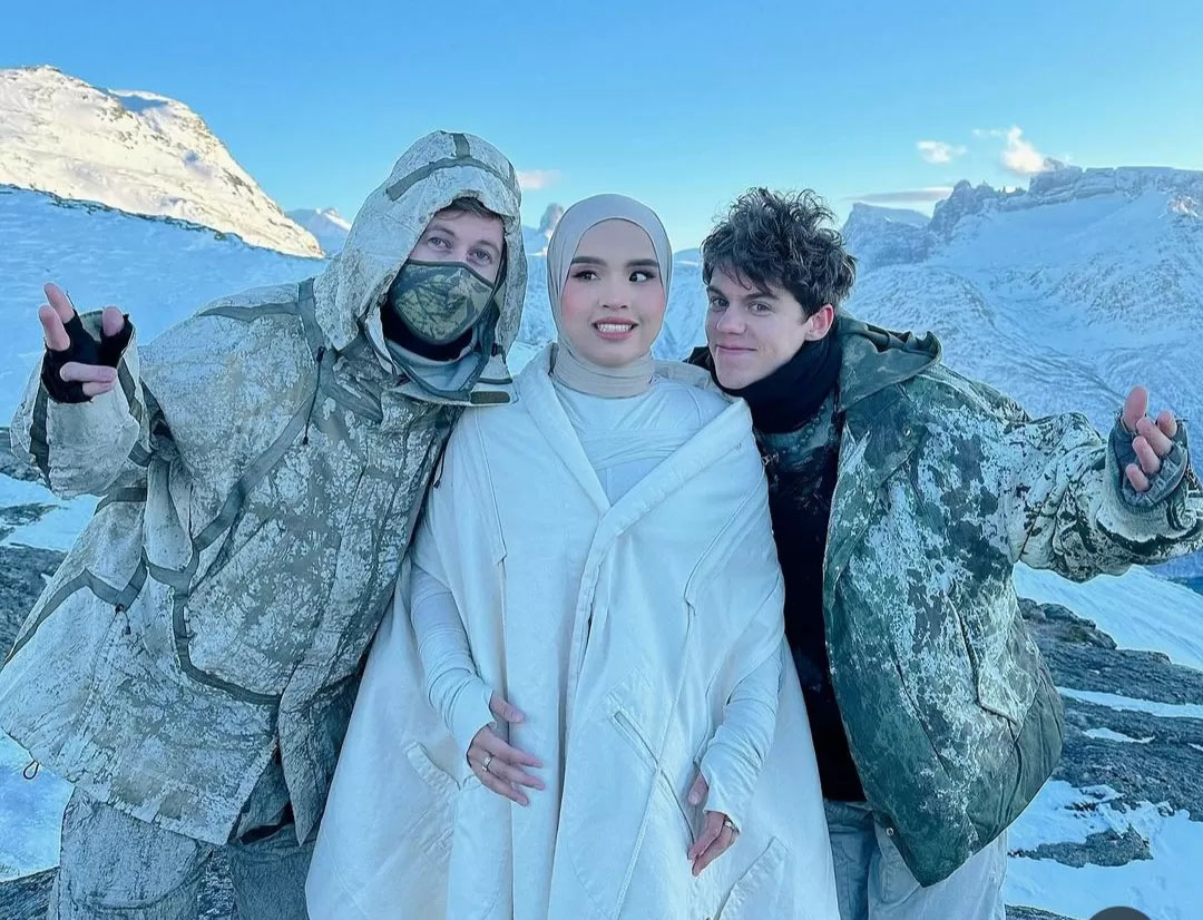 Putri Ariani bersamaa  Alan Walker dan Peder Elias saat syuting MV lagu