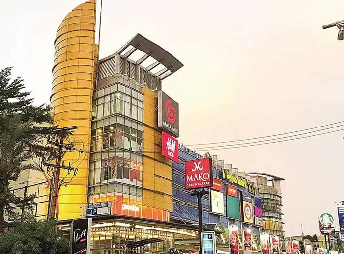 Gedung Mal Ciputra Seraya berdiri megah di Jalan Riau, Pekanbaru. Februari lalu, Mal Ciputra menggelar berbagi program menarik, di antaranya Hoki Berlimpah.