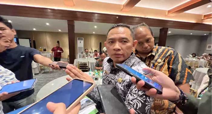 Direktur Lalu Lintas dan Angkutan Kereta Api Kemenhub Arif Anwar memberi keterangan soal angkutan motor gratis pada mudik Lebaran 2024 di Jakarta, Jumat (1/3/2024).