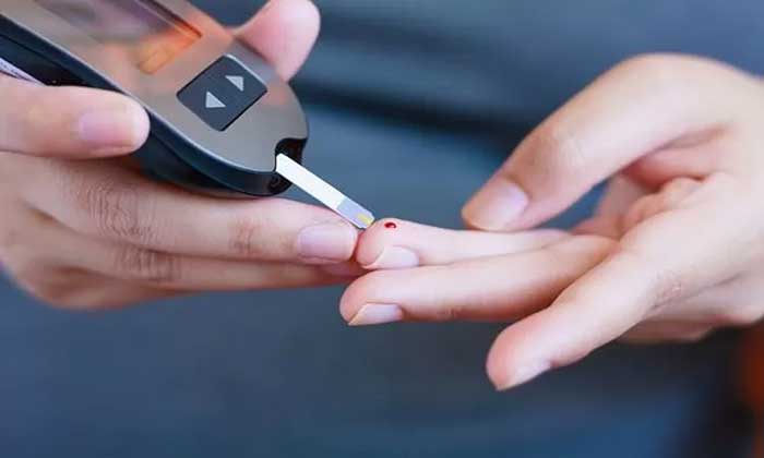 Ilustrasi tes tekanan darah pada penderita diabetes (