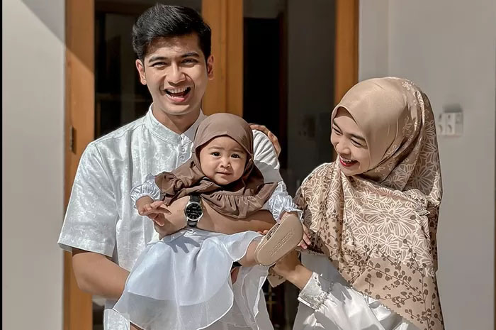 Teuku Ryan, Ria Ricis, dan Cut Araifa Moana saat lebaran.
