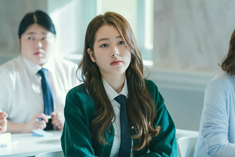Model sekaligus aktris Korsel Jang Da Ah sebagai Baek Ha Rin di serial Pyramid Game.