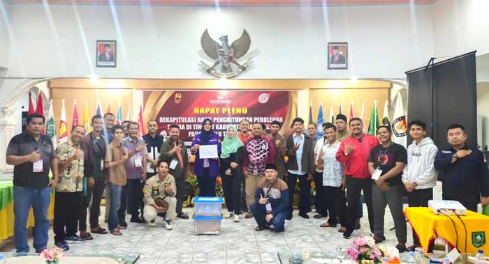 TUNTAS: Rapat pleno terbuka rekapitulasi perolehan suara Pemilu 2024 tingkat Kabupaten Bengkalis yang digelar KPU Bengkalis  di Aula Gedung Daerah Laksamana Raja Dilaut, Bengkalis sudah tuntas.