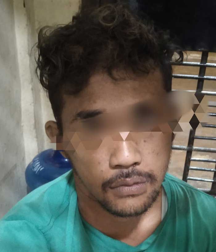 Jajaran Polsek Tapung mengamankan pelaku penusukan YU (34) di Klinik Bunda Fitriah Pasar Flamboyan Kecamatan Tapung, Kabupaten Kampar, Ahad (3/3/2024).