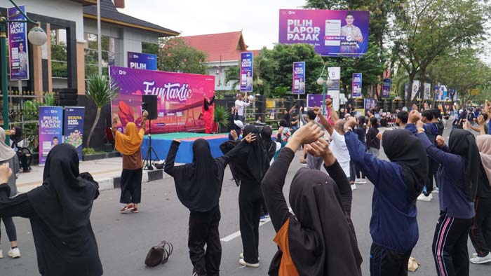Kantor Wilayah Direktorat Jenderal Pajak (Kanwil DJP) Riau menggelar acara Funtaxtic Kanwil DJP Riau tahun 2024 di halaman Kantor Wilayah DJP Riau pada saat Car Free Day, akhir pekan lalu.