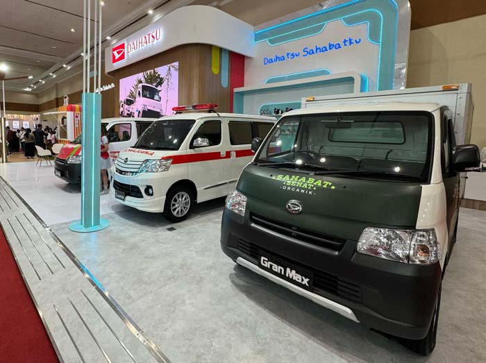 Daihatsu menghadirkan total 4 unit  kendaraan unggulan yang dapat menjadi inspirasi dan solusi mobilitas untuk berbagai keperluan bisnis di GIICOMVEC 2024