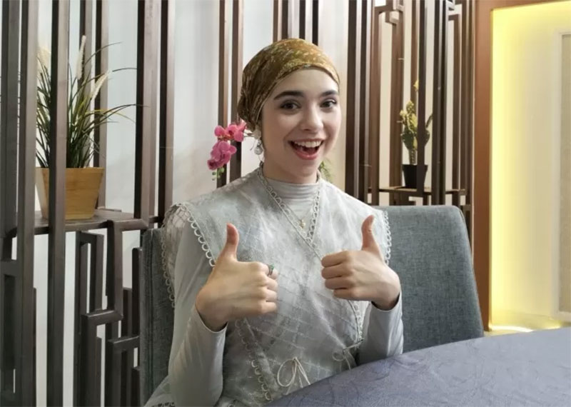 Isabel Azhari adu akting dengan mamanya Ayu Azhari.