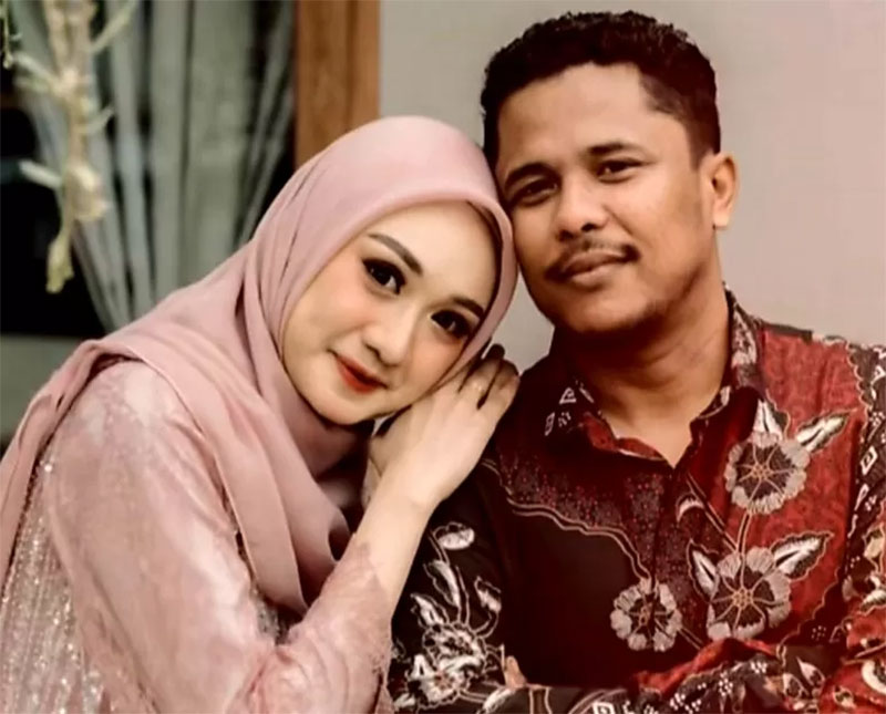 Momen Mamat Alkatiri dan Nafha Firah lamaran.