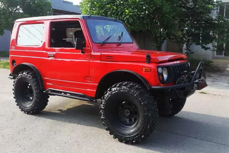 Suzuki Jimny SJ410.