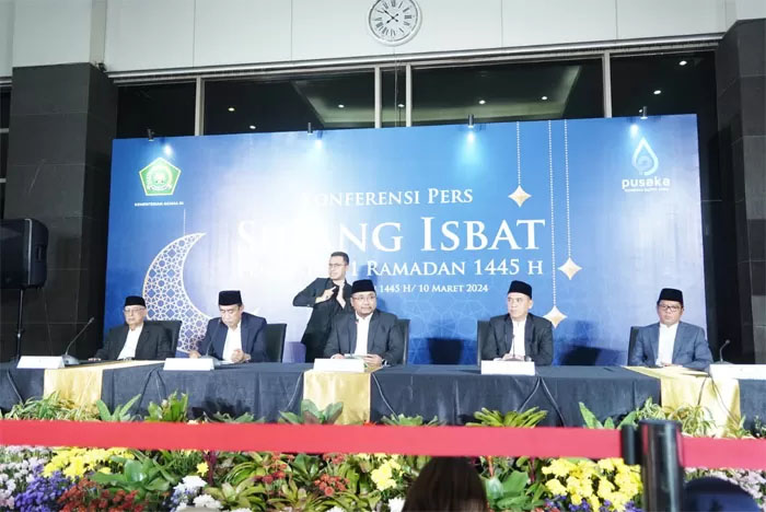 Pemerintah menetapkan 1 Ramadan 1445 H/2024 M jatuh pada Selasa, 12 Maret 2024 melalui sidang isbat yang dipimpin Menteri Agama Yaqut Cholil Qoumas di Kantor Kemenag, Jakarta, Ahad (10/3/2024).