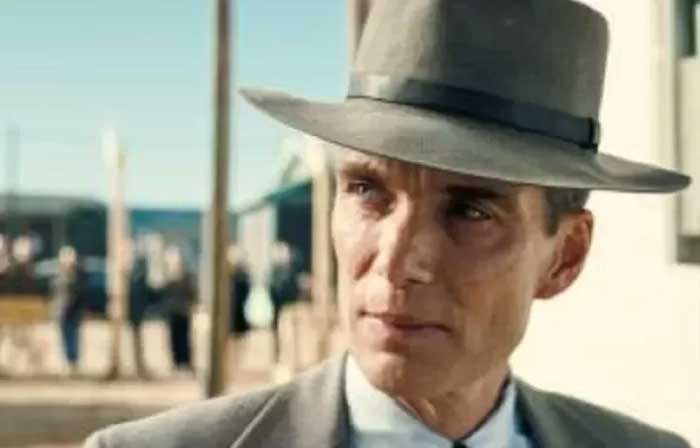 Cillian Murphy sebagai J. Oppenheimer. Ia meraih Oscar kategori Aktor Utama Terbaik melalui film